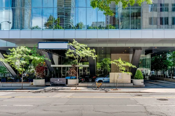 Toronto C01, ON M5V 0A1,183 Wellington ST W #4401