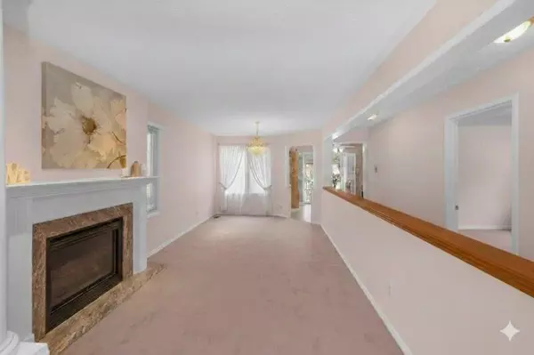 Mississauga, ON L5N 7B1,6121 Maple Gate CIR