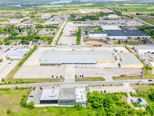 Kawartha Lakes, ON K9V 5G4,70 Mount Hope ST #1-3