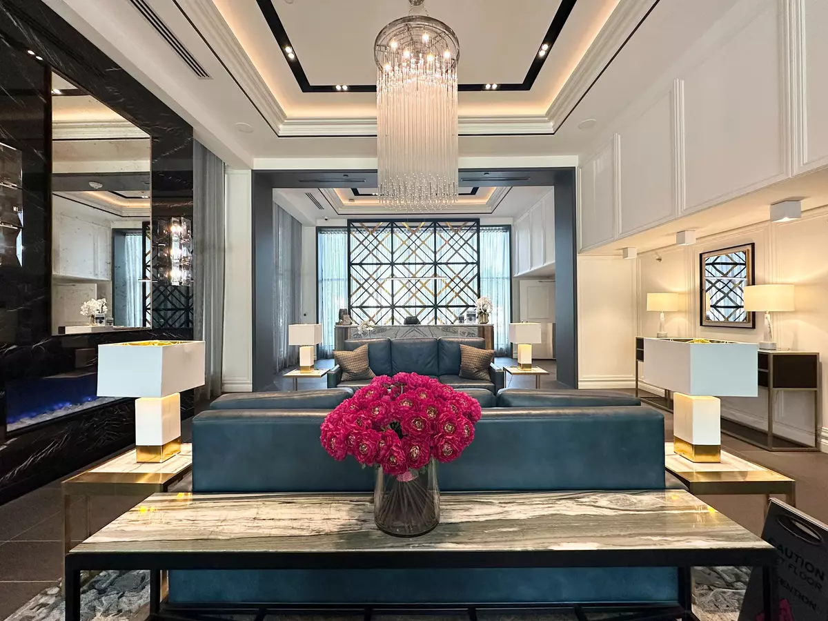 Oakville, ON L6H 0N5,2333 Taunton RD #106