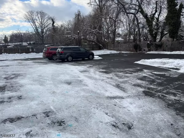 Westfield Town, NJ 07090,728 South Ave #3A