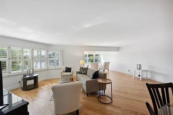 Fort Lauderdale, FL 33301,818 SE 4th St #201