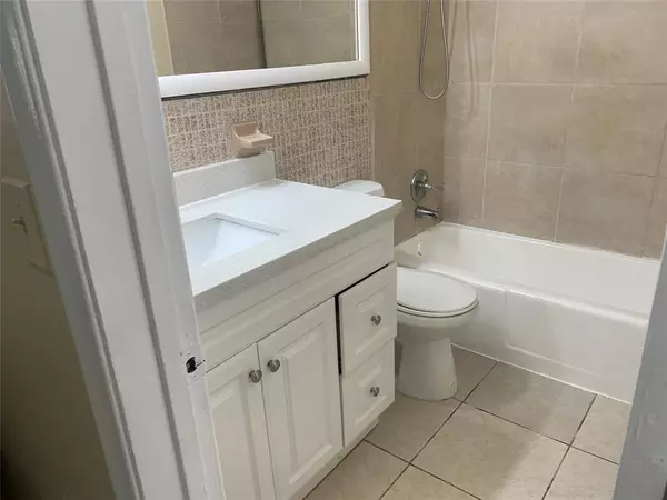 Lauderdale Lakes, FL 33309,4059 NW 31st Ave #3