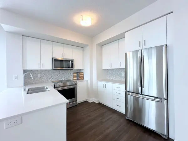 Oakville, ON L6H 0N5,2333 Taunton RD #805