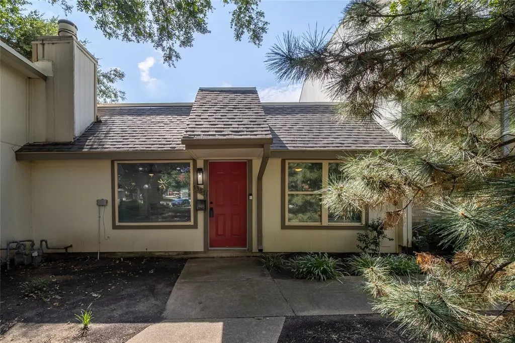 Dallas, TX 75240,13871 Brookgreen Drive