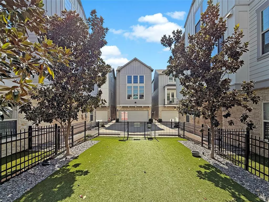 Dallas, TX 75206,5140 Garrett Field Court