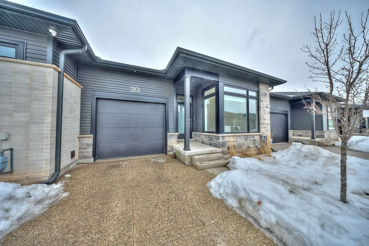 Niagara Falls, ON L2G 7Y4,8974 Willoughby DR #20