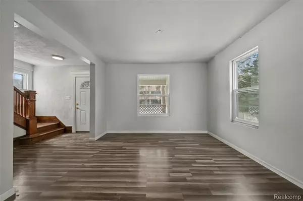 Royal Oak, MI 48067,813 S Center ST