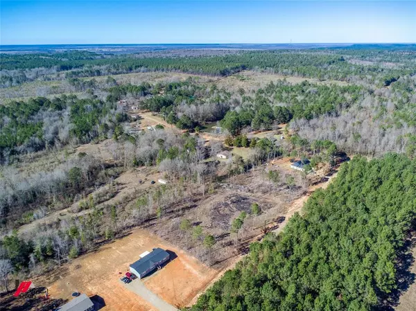 Plain Dealing, LA 71064,4 Lake Road