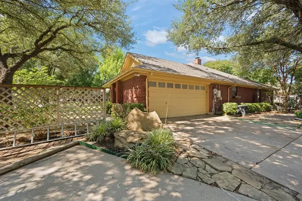 Burleson, TX 76028,153 Sandlewood Lane