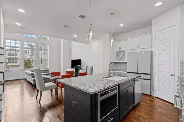 Dallas, TX 75206,5140 Garrett Field Court