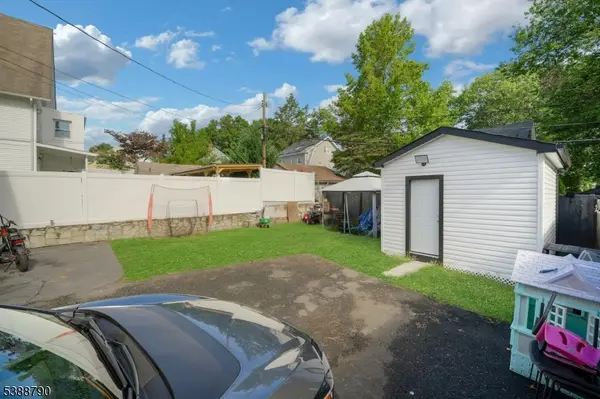 East Orange City, NJ 07017,18 Whitman Ave