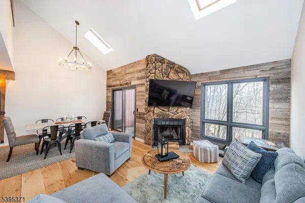 Vernon Twp., NJ 07462,5 Wimbledon Dr #2