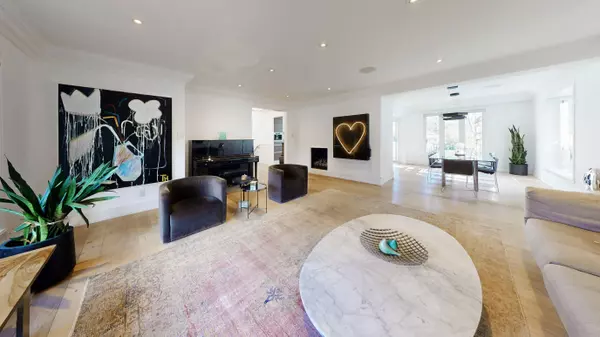 Toronto C15, ON M2K 1M2,7 Hawksbury DR