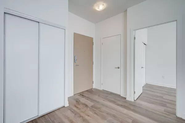 Toronto C13, ON M3C 0S4,1 Quarrington LN #2317