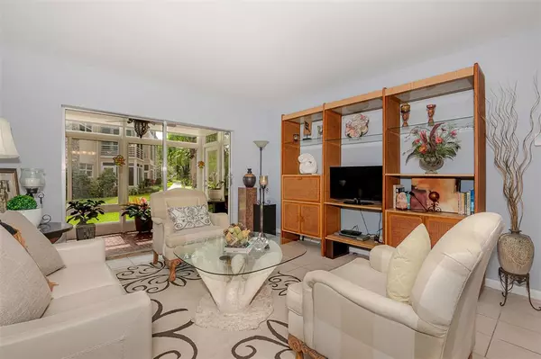 Lauderdale Lakes, FL 33319,3430 NW 52nd Ave #102