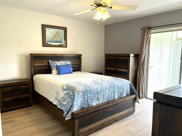 Vero Beach, FL 32962,68 Royal Oak Ct #106