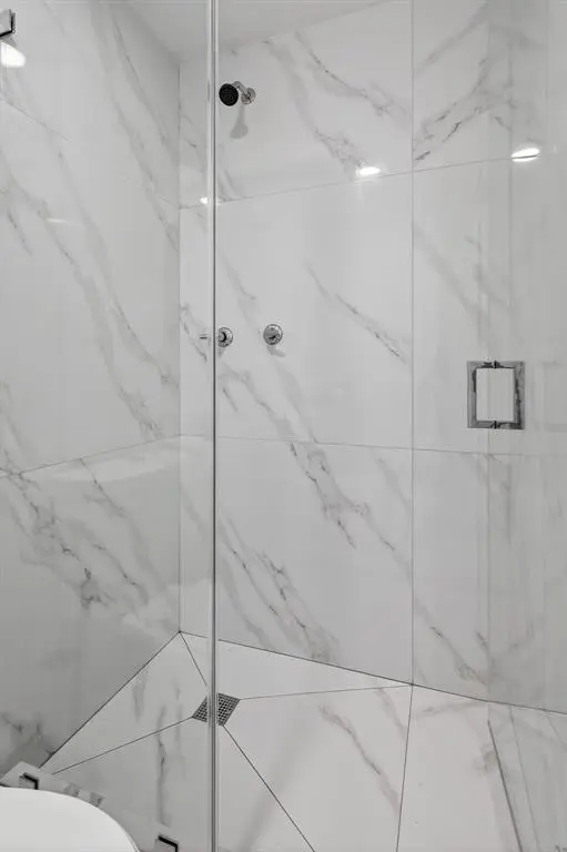 Miami, FL 33150,40 NW 68th St