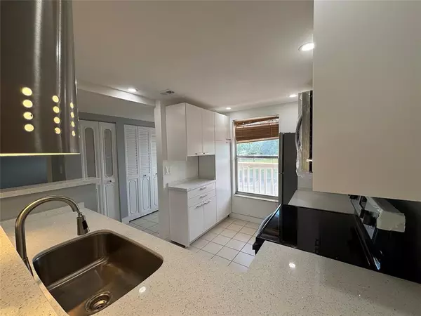 Tamarac, FL 33319,6000 NW 64th Ave #211