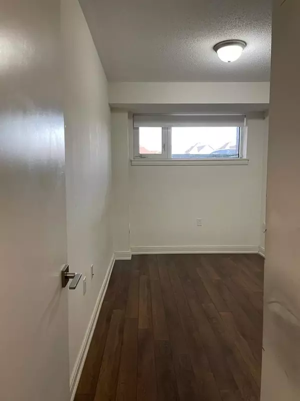 Brampton, ON L7A 0B5,100 Duffay RD #85