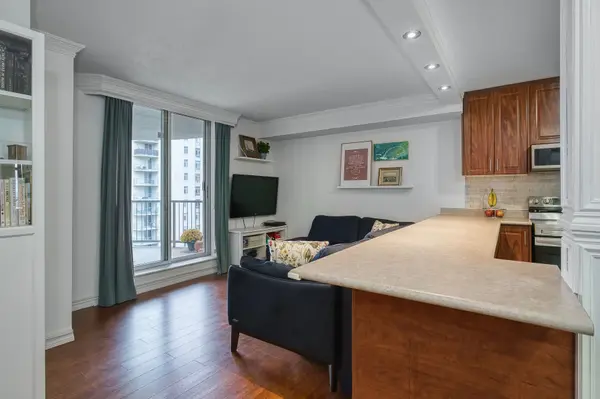 3559 Eglinton AVE W #1106, Toronto W04, ON M6M 5C6