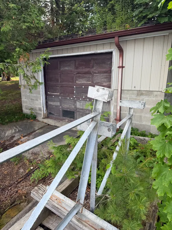 Kawartha Lakes, ON K0M 2T0,90/92 Pinewood BLVD