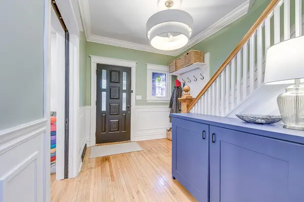 Hamilton, ON L8M 2S9,23 Fairholt RD N