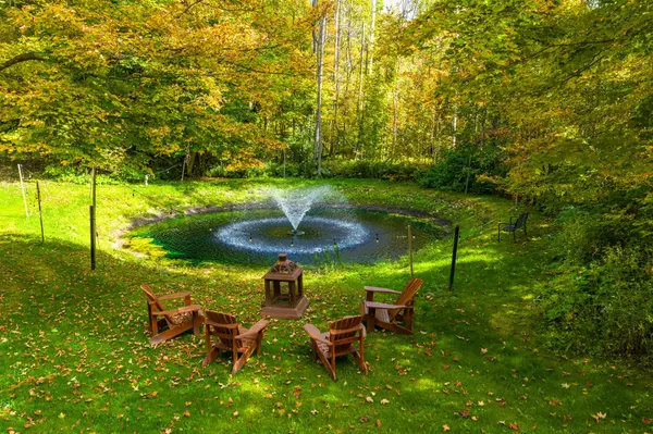 Erin, ON N0B 1T0,7 Erinwood DR