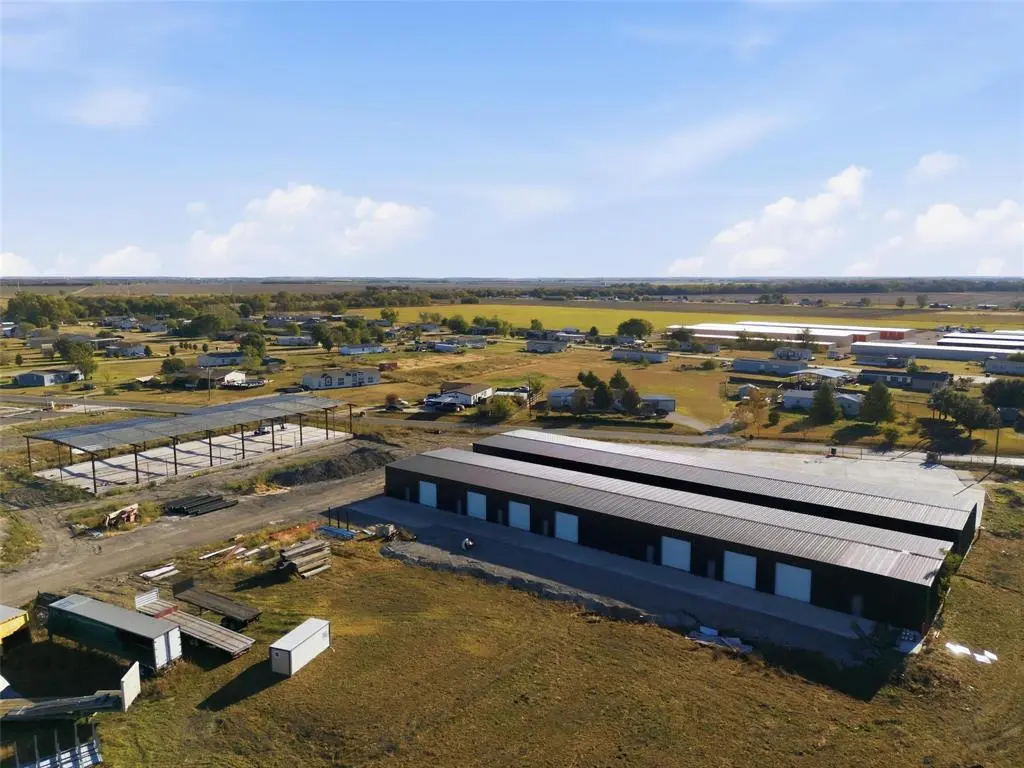 Waxahachie, TX 75165,145 Mustang Road #100