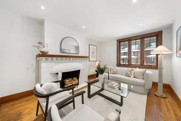 Toronto C10, ON M4S 1V3,680 Hillsdale AVE E