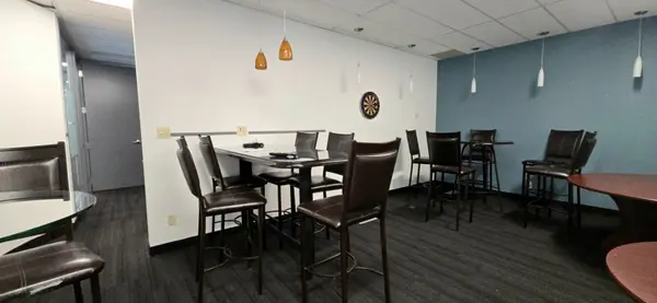 36 York Mills RD, Toronto C12, ON M2P 2E9