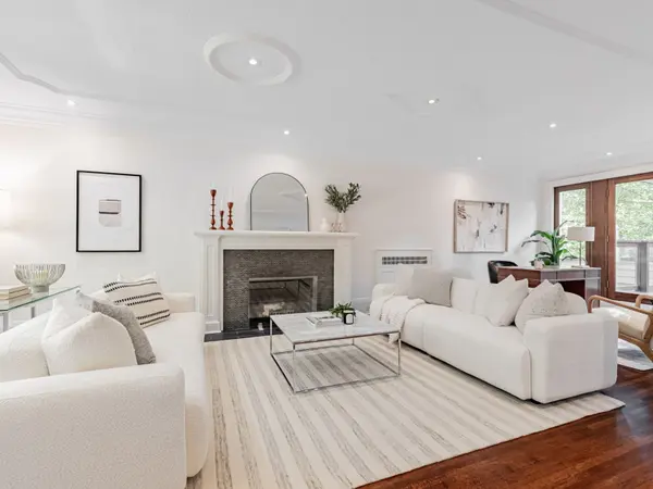 Toronto C04, ON M4R 1K5,21 Cortleigh BLVD