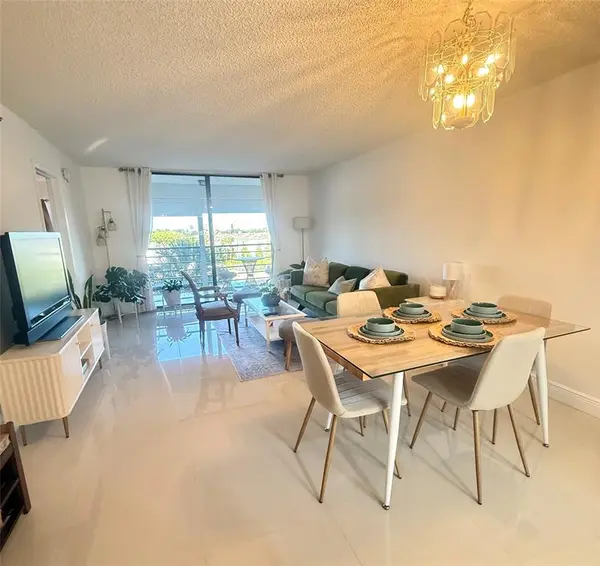 Lake Worth, FL 33467,4640 Lucerne Lakes Blvd #402