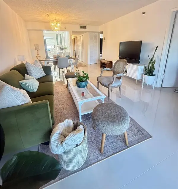 Lake Worth, FL 33467,4640 Lucerne Lakes Blvd #402