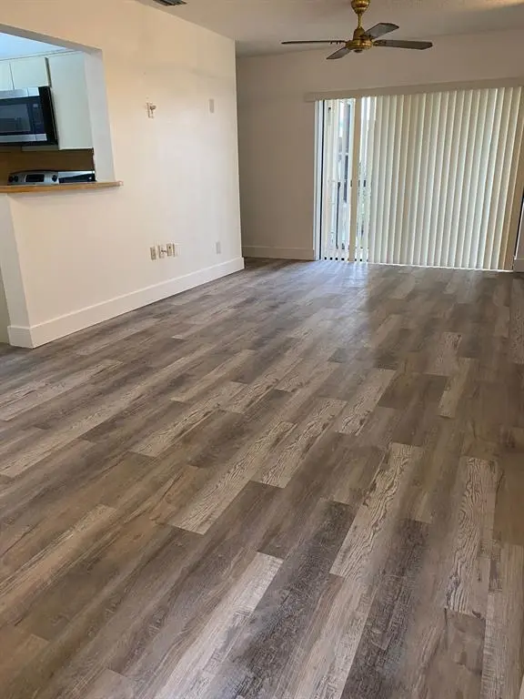 Miami, FL 33172,660 W Park Dr #206