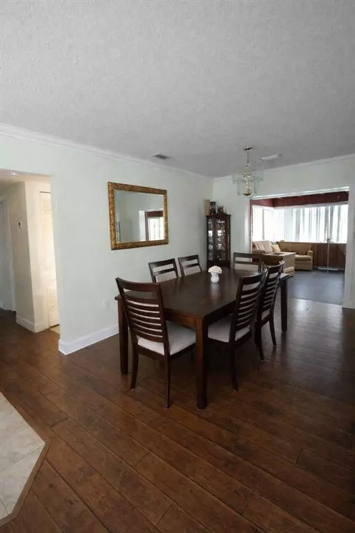 Plantation, FL 33317,151 NW 49th Ave