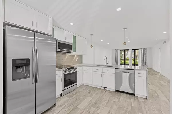 Deerfield Beach, FL 33441,1629 Riverview Rd #120