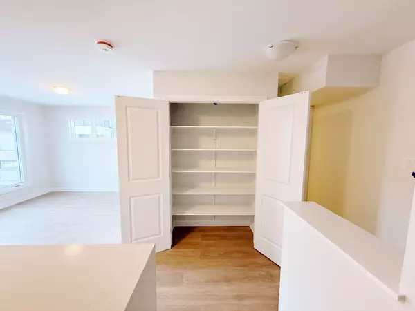 Kanata, ON K2T 0S9,1233 Creekway Private