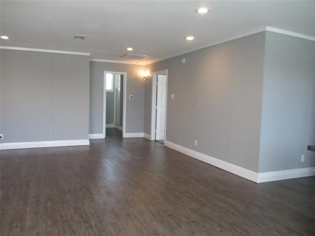 Grand Prairie, TX 75050,406 N Carrier Parkway #200