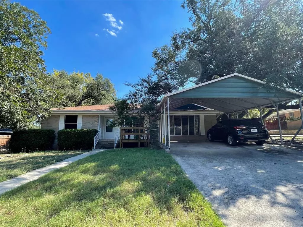 Lampasas, TX 76550,1304 W Avenue B