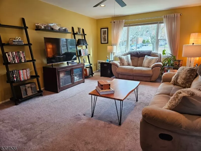 Verona Twp., NJ 07044,18 Wedgewood Dr #28