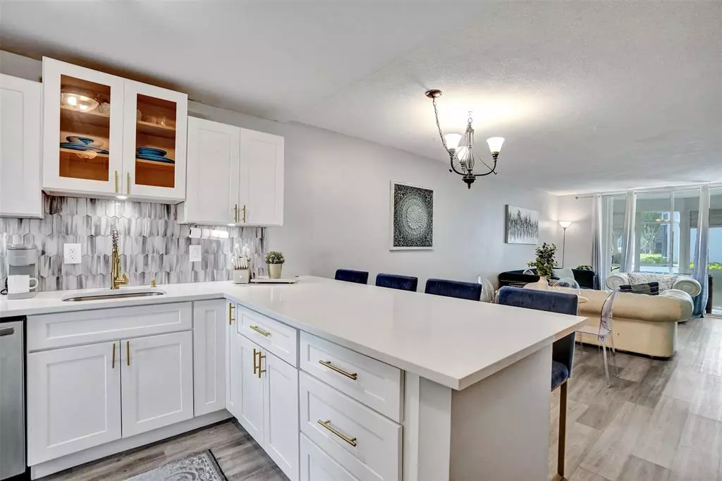 Deerfield Beach, FL 33441,400 SE 10th St #117