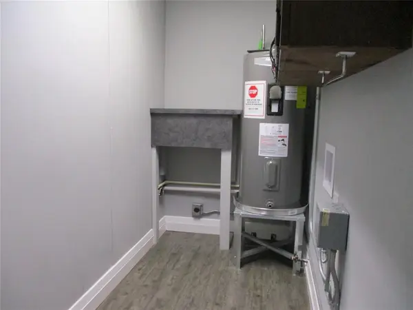 Grand Prairie, TX 75050,406 N Carrier Parkway #200