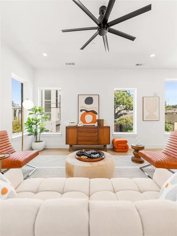 Dallas, TX 75204,2015 N Prairie Avenue #101