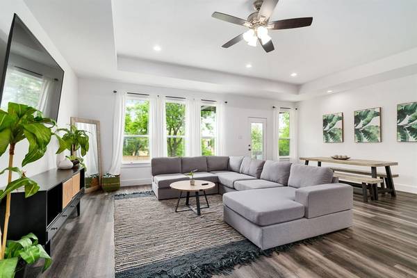 Dallas, TX 75203,519 High Street