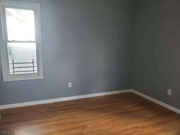 Newark City, NJ 07112,64 Schuyler Ave