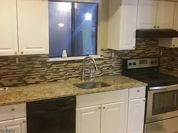 124 Bluebird Dr, Hillsborough Twp., NJ 08844