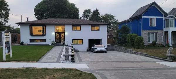 112 Kingslake RD, Toronto C15, ON M2J 3E8