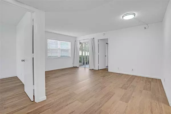 Port St Lucie, FL 34952,1560 SE Royal Green Cir #S 103