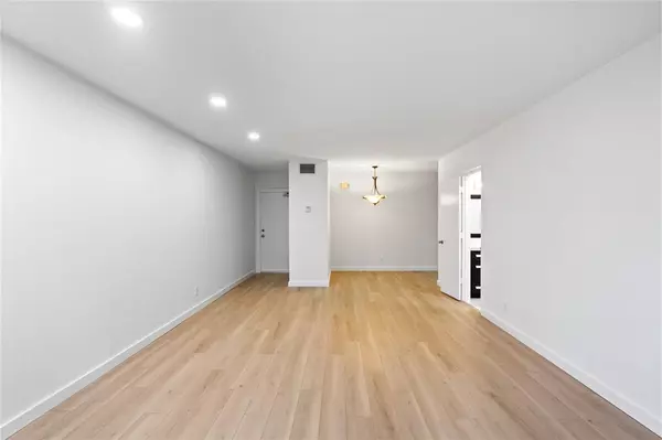 Fort Lauderdale, FL 33316,2426 SE 17th St #207A